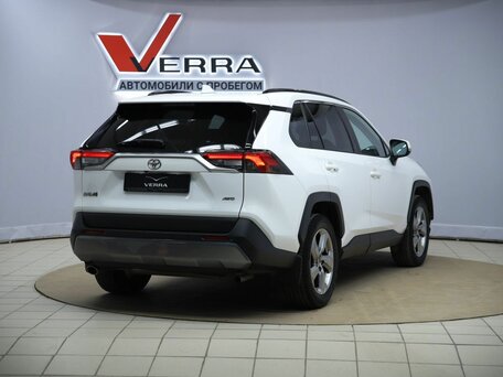 2019 Toyota RAV4 V (XA50), белый, 2790000 рублей, вид 5