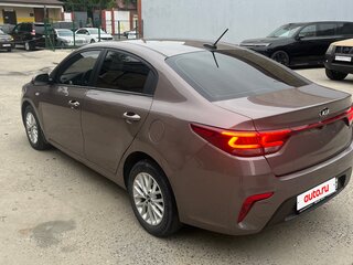 2019 Kia Rio IV, коричневый, 1355000 рублей, вид 4