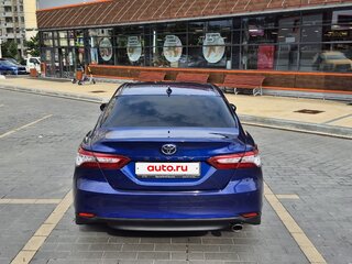 2021 Toyota Camry VIII (XV70) Рестайлинг, синий, 3010000 рублей, вид 4