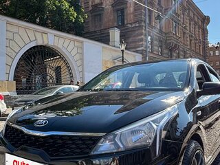 2021 Kia Rio IV Рестайлинг, чёрный, 1320000 рублей, вид 2