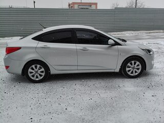 2016 Hyundai Solaris I Рестайлинг, серебристый, 1280000 рублей, вид 3