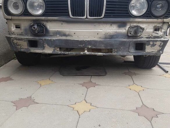 1988 BMW 3 серии 318i II (E30), серебристый, 400000 рублей - вид 1