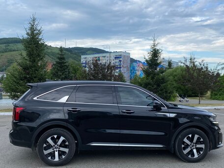 2021 Kia Sorento IV, чёрный, 1650000 рублей, вид 4