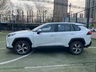 2024 Toyota RAV4 V (XA50), белый, 6610402 рублей, вид 3