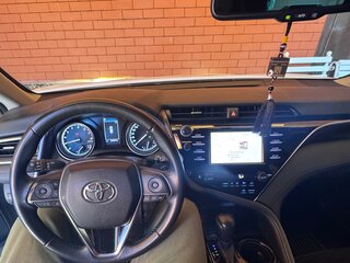 2020 Toyota Camry VIII (XV70), белый, 2850000 рублей, вид 4