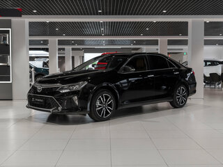 2018 Toyota Camry VII (XV50) Рестайлинг 2, чёрный, 1970000 рублей, вид 1