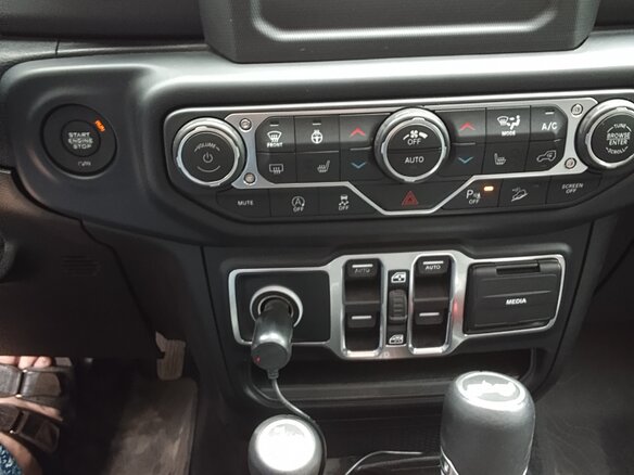 2019 Jeep Wrangler IV (JL), чёрный, 5100000 рублей - вид 6