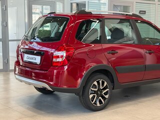 2026 Lada (ВАЗ) Granta Cross I Рестайлинг, красный, 1216000 рублей, вид 5