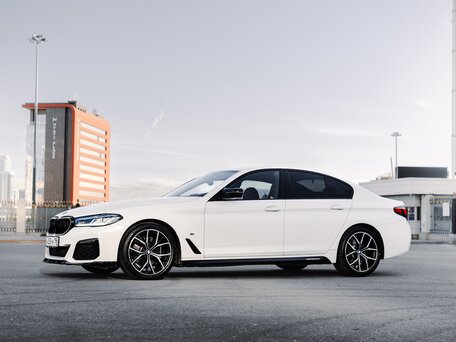 2022 BMW 5 серии 520i VII (G30/G31/G38) Рестайлинг, белый, 5750000 рублей, вид 5