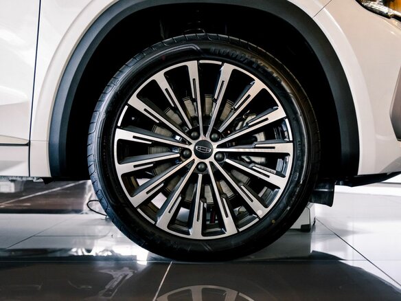 2026 Geely Monjaro I, белый, 4899990 рублей - вид 8