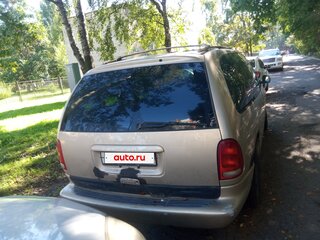 1999 Chrysler Town & Country III, золотистый, 280000 рублей, вид 3