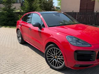 2020 Porsche Cayenne Coupé III, красный, 5500000 рублей, вид 4