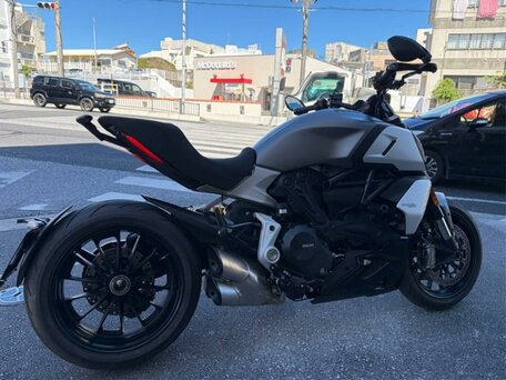 2021 Ducati Diavel 1260, серый, 1950000 рублей, вид 4