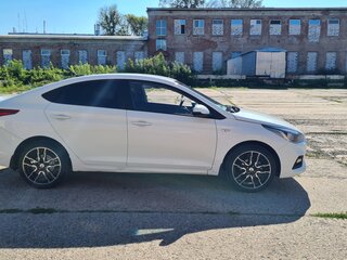 2017 Hyundai Solaris II, белый, 790000 рублей, вид 4