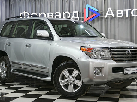 Toyota Land Cruiser 200 Series Рестайлинг 1