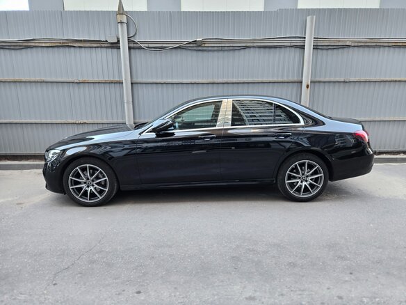 2021 Mercedes-Benz E-Класс 200 V (W213, S213, C238) Рестайлинг, чёрный - вид 1