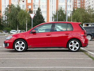 2010 Volkswagen Golf GTI VI, красный, 1350000 рублей, вид 2