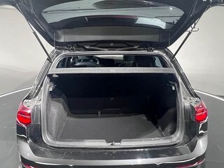 2023 Volkswagen Golf VIII, серый, 1709700 рублей, вид 4