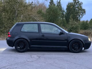2002 Volkswagen Golf IV, чёрный, 370000 рублей, вид 3