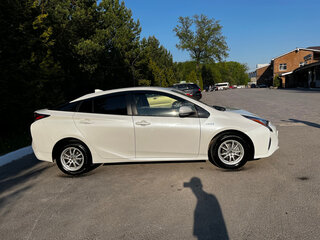 2016 Toyota Prius IV (XW50), белый, 1850000 рублей, вид 4