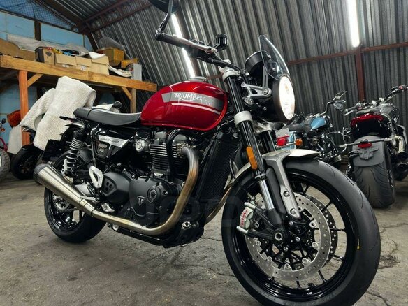 2022 Triumph Speed Twin, красный, 1250000 рублей