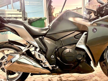 2012 Honda VFR 1200, серый, 950000 рублей, вид 3