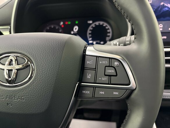 2025 Toyota Highlander IV (XU70), чёрный, 5350000 рублей - вид 22