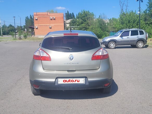 2013 Renault Megane III Рестайлинг, бежевый, 850000 рублей - вид 5