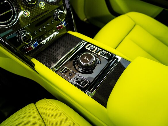 2025 Rolls-Royce Cullinan Black Badge I Рестайлинг (Series II), серый - вид 9