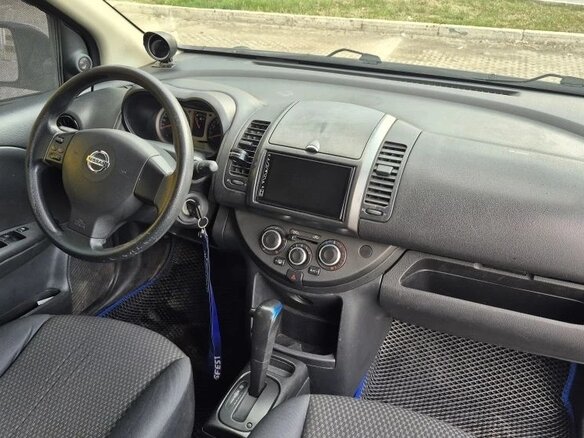 2007 Nissan Note I, серебристый, 570000 рублей - вид 2