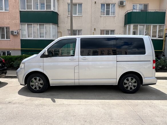 2005 Volkswagen Multivan T5, серый, 1350000 рублей - вид 7