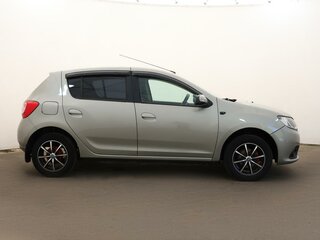 2014 Renault Sandero II, бежевый, 777000 рублей, вид 4