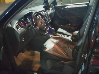 2017 Volkswagen Tiguan II, чёрный, 1500000 рублей, вид 5