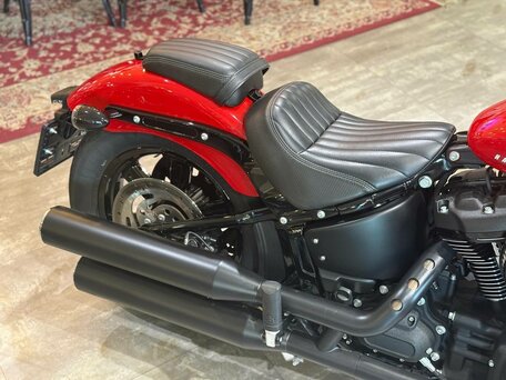 2023 Harley-Davidson Street Bob, красный, 1940000 рублей, вид 5
