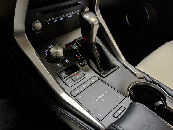 2021 Lexus NX 200 I Рестайлинг, серый, 4150000 рублей - вид 27