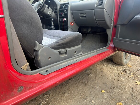 2002 Suzuki Swift II Рестайлинг, красный, 165000 рублей - вид 14