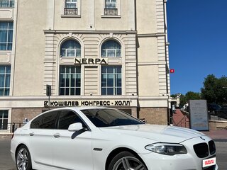 2013 BMW 5 серии 520i VI (F10/F11/F07), белый, 1730000 рублей, вид 3
