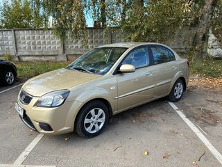 2010 Kia Rio II Рестайлинг, золотистый, 550000 рублей, вид 1