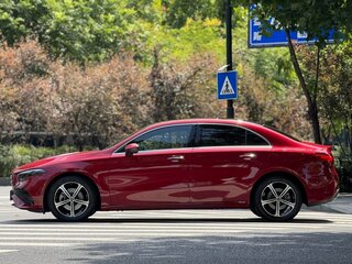2023 Mercedes-Benz A-Класс 180 IV (W177) Рестайлинг, красный, 1585000 рублей, вид 2