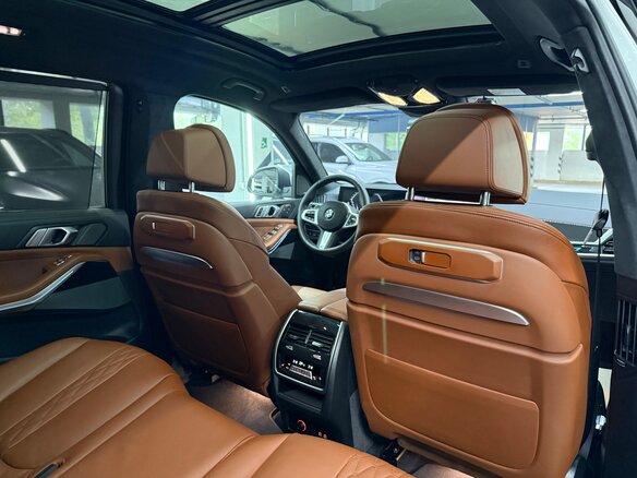2025 BMW X7 40i I (G07) Рестайлинг, белый - вид 31