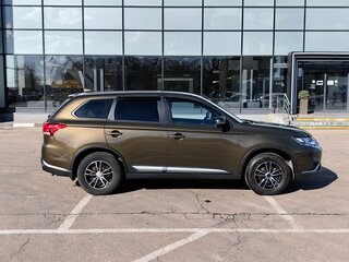 2020 Mitsubishi Outlander III Рестайлинг 3, коричневый, 1999000 рублей, вид 5