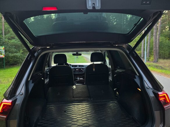 2018 Volkswagen Tiguan II, коричневый, 1680000 рублей - вид 19