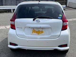 2020 Nissan Note II Рестайлинг, белый, 700000 рублей, вид 5