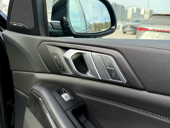 2020 BMW X7 40i I (G07), чёрный, 5250000 рублей - вид 14