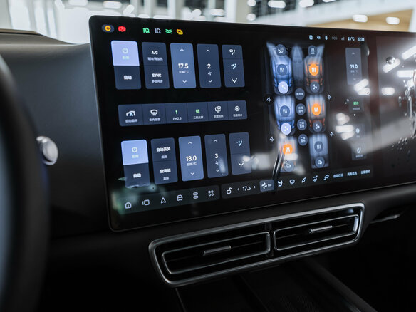 2025 Li Auto (Lixiang) L9 52.3 kWh I Рестайлинг, серый, 9575000 рублей - вид 16
