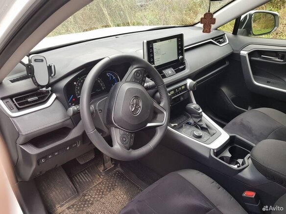 2021 Toyota RAV4 V (XA50), белый, 4300000 рублей - вид 6