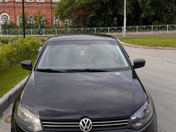 2012 Volkswagen Polo V, чёрный, 600000 рублей