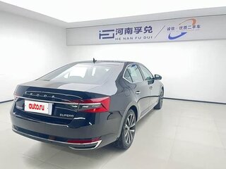 2024 Skoda Superb III Рестайлинг, чёрный, 2400000 рублей, вид 4