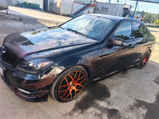 2011 Mercedes-Benz C-Класс 180 BlueEFFICIENCY III (W204) Рестайлинг, чёрный, 1490000 рублей, вид 1