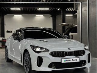 2019 Kia Stinger I, белый, 2650000 рублей, вид 3